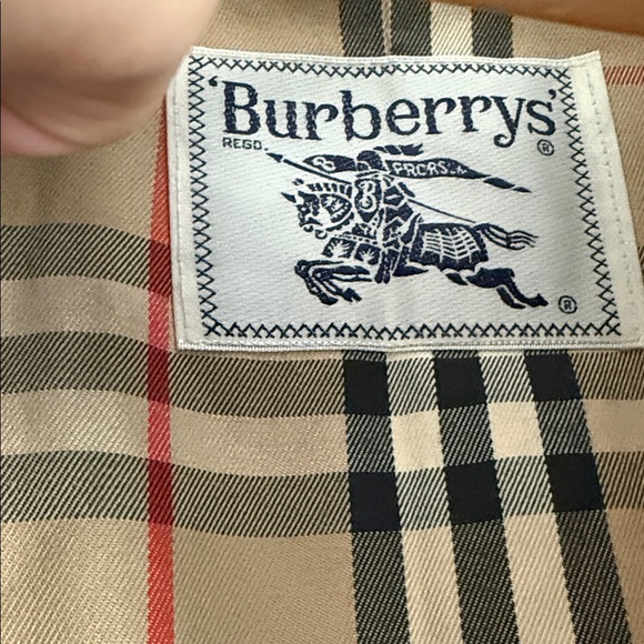 Burberry Beige Long Trench Coat - Picture 3 of 16